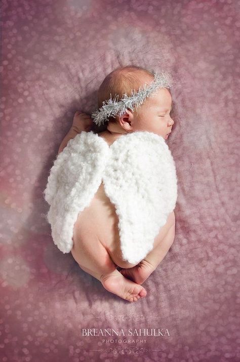 Baby Stuff Ideas, New Born Photography, Foto Newborn, Born Photography, Baby Kostüm, Baby Pictures Newborn, Anne Geddes, Newborn Baby Photoshoot, Baby Photo Shoot