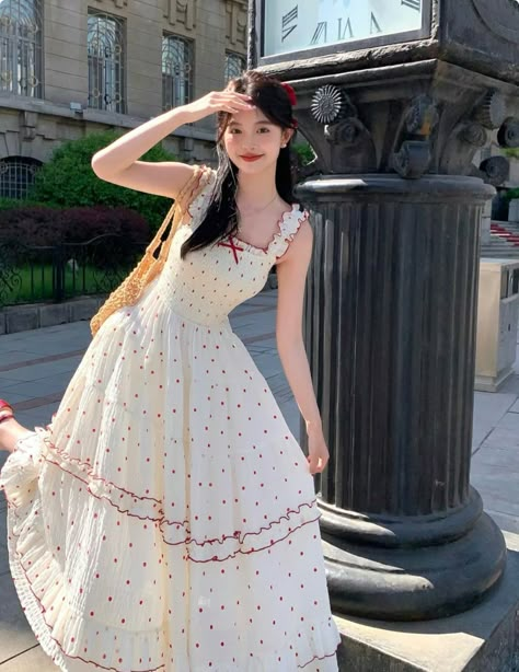 Sweet Outfits Girly, Sweet Outfits, Fashion Terminology, Feminine Outfits, Gowns Dresses Elegant, Long Skirt Outfits, Floral Gown, Korean Fashion Dress, Sandal Platform