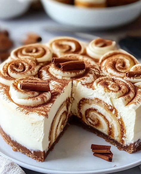 Cinnamon Roll Cheesecake - recipesbyava.com Cinnamon Crunch Cheesecake, Cinnamon Cheesecake Recipe, Cinnamon Rolls Cheesecake, Cinnamon Roll Honey Bun Cheesecake, Cinnamon Roll Cheesecake Recipes, Cinnamon Bun Cheesecake, Cheesecake Cinnamon, Non Chocolate Desserts, Roll Cheesecake