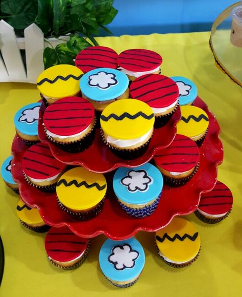 Peanuts snoopy cupcakes by Wonder Cakes by Yasmin                                                                                                                                                                                 More Brown Snacks, Snoopy Cupcakes, Snoopy Bday, Snoopy Birthday Cake, Charlie Brown Birthday Party, Bolo Snoopy, Peanuts Birthday Party, Snoopy Birthday Party, Snoopy Baby Shower