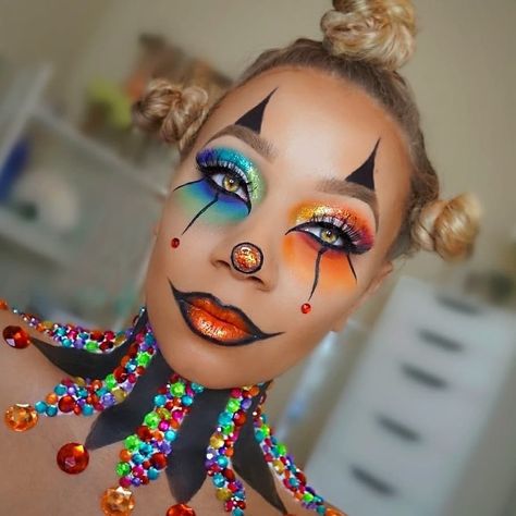 Clown Make Up Karneval, Crazy Clown Makeup, Halloween Makeup For Women, Scary Halloween Makeup Ideas, Makeup Carnaval, Scary Halloween Makeup, Circus Makeup, Black Makeup Artist, Halloween Makeup Clown