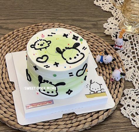 Sanrio Cake, Bolo Vintage, Tiny Cakes, Funny Birthday Cakes, Mini Cakes Birthday, Cute Baking, Cute Snacks, Simple Birthday Cake, Pretty Birthday Cakes