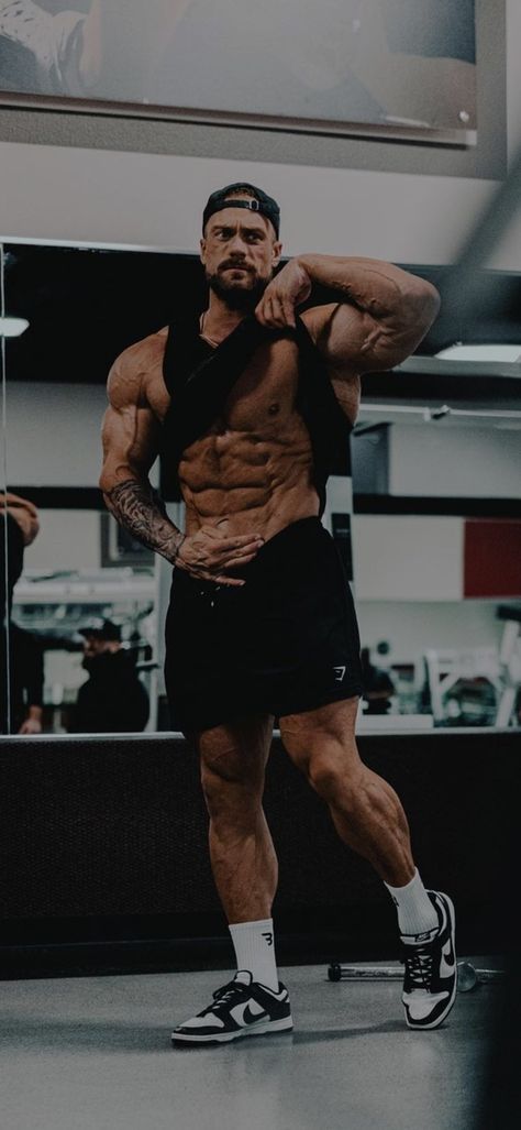 Mens Fitness Photography, Bodybuilding Diet Plan, Chris Bumstead, Gym Wallpaper, Bodybuilding Pictures, Gym Guys, Muscle Anatomy, Body Building Men, Mr Olympia