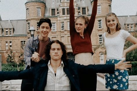 Classic 90s Movies, Julia Stiles, 10 Things I Hate About You, Joseph Gordon Levitt, Septième Art, I Love Cinema, 90s Movies, Heath Ledger, Movies And Series