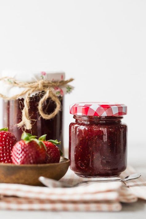 Vanilla Bean Strawberry Jam - the perfect use for summer berries! Jam Product Photography, Jam And Bread, Canning Jam, Berry Jam, Dessert Ingredients, Summer Berries, Homemade Jam, Homemade Vanilla, Jam Jar