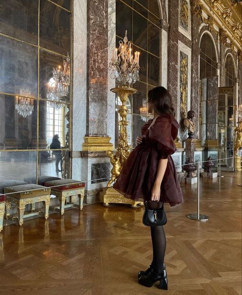 Museum Outfit, Emma Rose, Aesthetic Outfit Ideas, Rich Kids, Parisian Chic, Date Outfits, Fancy Outfits, Amelie, Versailles