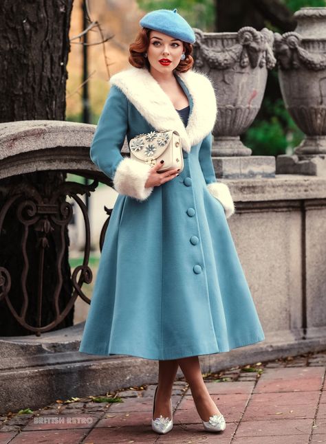 1940 Winter Fashion, 1950 Style Dresses, 1950 Winter Fashion, Vintage Christmas Fashion, Fur Winter Outfits, 50s Winter Fashion, Vintage Christmas Outfits, 1950s Winter Fashion, 1940s Winter Fashion