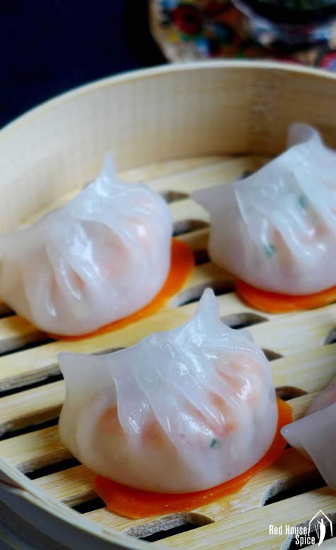 Crystal Shrimp, Dumplings Recipe Chinese, Har Gow, Dumpling Recipes, Prawn Dumplings, Dim Sum Dumplings, Chinese Dumpling, Translucent Skin, Dim Sum Recipes