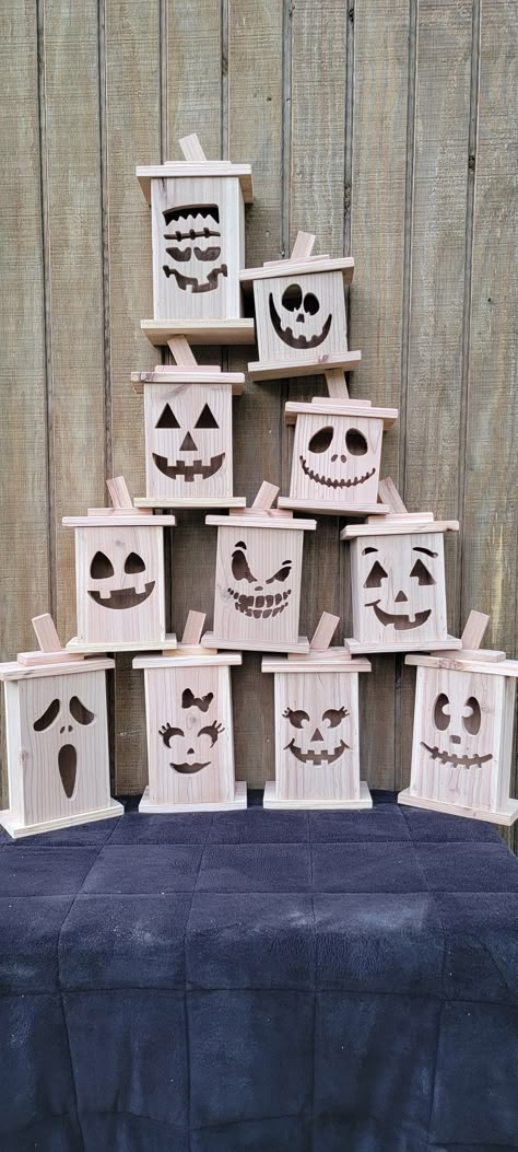 Wood Project Ideas, Mountain Wood Art, Fall Wood Crafts, Halloween Wood Crafts, Waterproof Glue, Jack O'lantern, Halloween Lanterns, Wood Projects That Sell, Face Cut