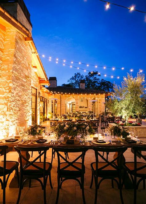 11 Ideas That Will Transform Your Backyard Into The Best Wedding Ever - Hand strung lights for a glowing reception Tuscan Inspired, Tuscan Wedding, Villa Wedding, Diy Outdoor Decor, Tuscany Wedding, Italian Wedding, Backyard Wedding, Future Wedding, Outdoor Dining