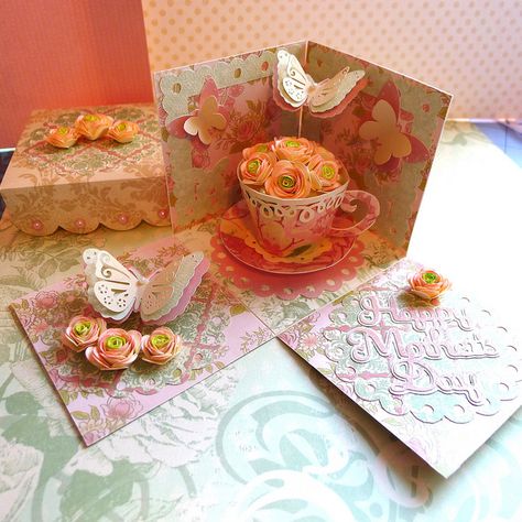 Cricut Mother's Day Exploding Card-Box.  Featured in May 2014 Cricut Magazine. Exploding Box Card, Woman Birthday, Pop Up Box Cards, Box Cards, Exploding Boxes, Cricut Cards, Explosion Box, 3d Cards, Fancy Fold Cards