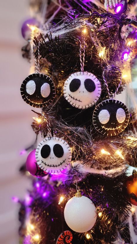 Decorate your tree with this happy fella! Choose from black or white, smile or smirk! Made from felt polyfill. Halloween And Christmas Decorations, Nightmare Before Christmas Tree Ideas Diy, Jack Skellington Christmas Tree Ideas, Jack And Sally Christmas Tree, Jack Skeleton Christmas Tree, Snowflake Themed Christmas Tree, Black Christmas Ideas, Nightmare Before Christmas Decorations For Christmas, Jack Skellington Decor