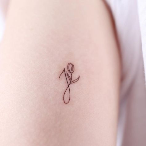 Letter J Tattoo, J Tattoo, Tulip Tattoo, Muster Tattoos, Initial Tattoo, Discreet Tattoos, Dainty Tattoos, Cat Air, Subtle Tattoos