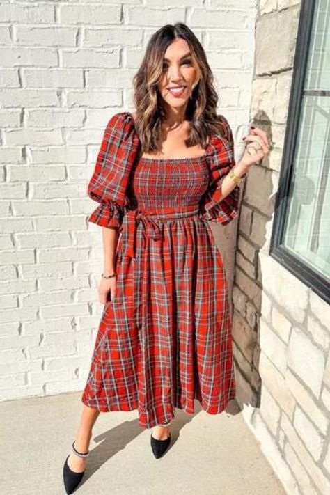 Christmas dress women. Plaid holiday dress. Christmas Wear Outfit Ideas For Women, Christmas Church Dresses, Christmas Aesthetic Dress, Red Christmas Dress Women, Timeless Outfits For Women, Red Plaid Dress Outfit, Christmas Dress Women Classy, Christmas Style Outfit, Hostess Outfit