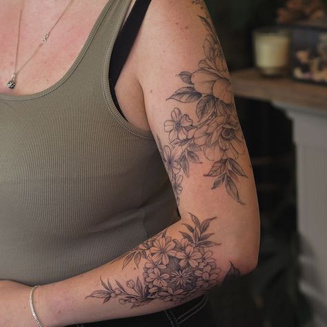 Melanie 🌸 | Finished floral wrap around for Sanne 🌺🌸🌷💐 thank you for the fun sessions! Upper arm is a few months healed :) #floraltattoo #flowertattoo… | Instagram Floral And Mountain Sleeve Tattoo, Tattoo Sleeve Different Styles, Upper Arm Floral Wrap Tattoo, Floral Wrap Around Tattoo Upper Arm, Flower Trail Tattoo, Bicep Floral Tattoo, Upper Arm Wrap Tattoos For Women, Wrap Around Bicep Tattoo Women, Floral Half Sleeve Tattoo Upper Arm