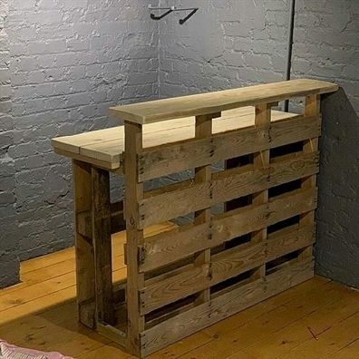 Follow @wooodwork_diy for more ... Wood Ideas Diy, Indoor Bar Ideas, Palet Bar, Pallet Wood Ideas, Winter Balcony, Lights Balcony, Pallet Furniture Ideas, Apartment Privacy, Pallet Bar Diy