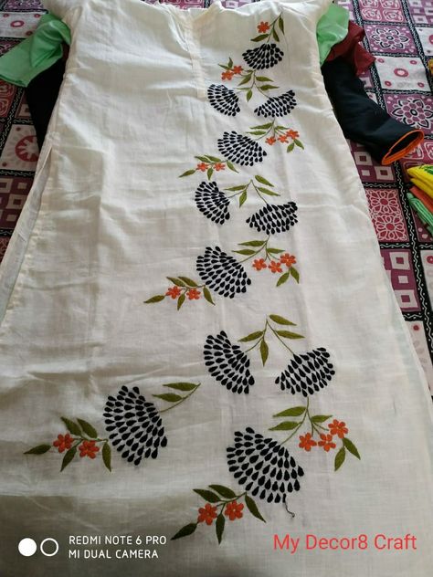 Hand Painted Kurtis Cotton, Wine Bottle Garden Ideas, Bottle Garden Art, Hand Painted Kurti, Hand Embroidered Kurtis, Bottle Garden Ideas, Hand Embroidered Sarees, Wine Bottle Garden, Kurti Top