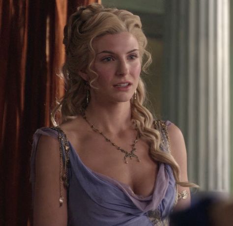 Ilithyia - Spartacus: Vengeance "Empty Hands" Spartacus Ilithyia, Spartacus Vengeance, Pjo Characters, Roman Hairstyles, Roman Dress, Greek Women, Targaryen Aesthetic, Two Worlds, In The Stars