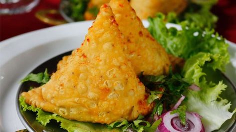 12 Deep Fried Recipes To (Not Literally) Die For Deep Fried Recipes, Fried Recipes, Cheese Balls, Cheese Ball, Fried Food, Deep Fried, Guacamole, Hands On, Carnival