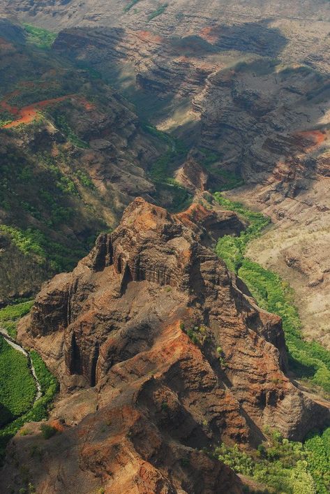 Waimea Canyon, Hawaii Hawaii Nature, Hawaii Pictures, Waimea Canyon, Breathtaking Places, Kauai Hawaii, Hawaii Vacation, Hawaiian Islands, Hawaii Travel, Beautiful Places To Visit