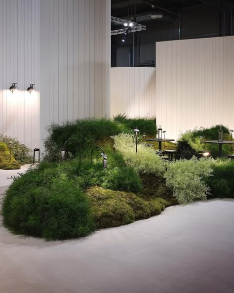 STUDIO LILO (@studiolilo_) • Photos et vidéos Instagram Euroluce 2023, Vertikal Garden, Plant Installation, Wedding Stage Design, Social Design, Flower Installation, Green Backdrops, Lighting Showroom, Wall Garden