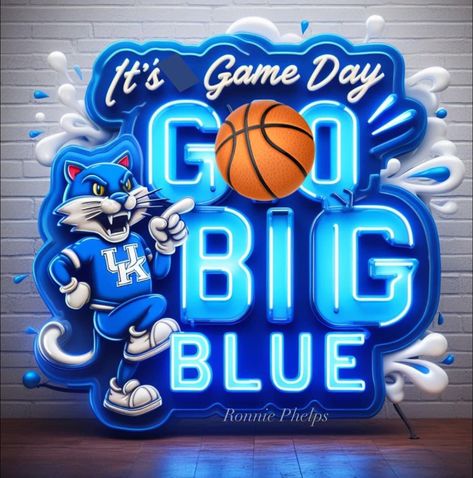 Kentucky Wildcats Basketball, Kentucky Girl, Uk Wildcats, It Game, Basketball Fans, Blue Bloods, Kentucky Wildcats, Window Art, Big Blue