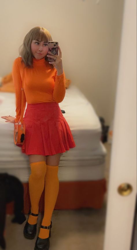 Velma Halloween, Velma Halloween Costume, Matching Family Halloween Costumes, Velma Costume, Velma Cosplay, Daphne And Velma, Velma Dinkley, Pantyhose Fashion, Cosplay Tips