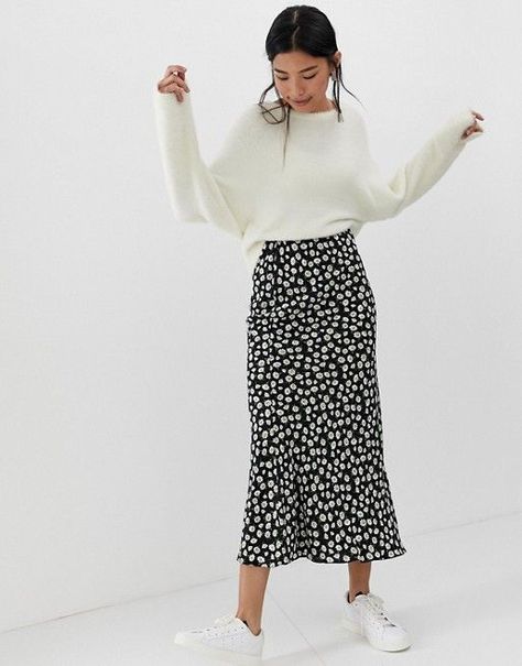 ASOS Design Daisy Print Maxi Skirt Rok Outfit, Midi Skirt Outfit, Long Skirt Outfits, Maxi Skirt Outfits, Dress Cream, Skirt Maxi, Outfit Jeans, Printed Maxi Skirts, Outfit Trends