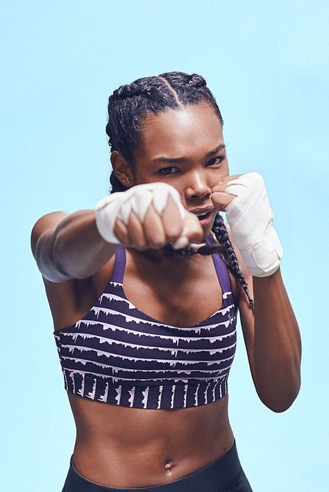 Mma Photoshoot, Sport Photoshoot, Training Boxing, Basketball Nike, Boxing Girl, Fitness Photoshoot, Fitness Photos, High Impact Sports Bra, Boxing Training