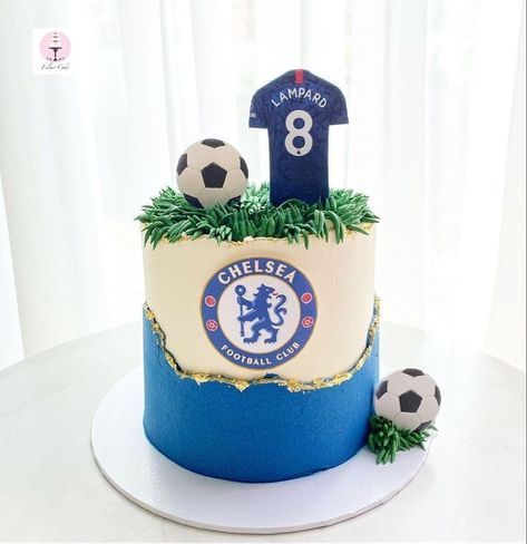 Chelsea Themed Birthday Cake, Football Cakes For Men, Chelsea Cakes For Men, Football Cake Ideas For Men, Chelsea Cake Ideas, Champions League Cake, Chelsea Football Cake, Tarta Real Madrid, Football Theme Cake