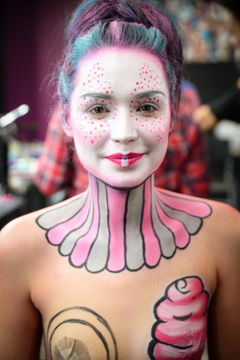 Body painting classes at CMC Makeup School. Learn Freehand, Airbrush, Stencils, glitters and bold colors to bring your creation to life!  https://www.cmcmakeupschool.com/body-painting-workshop-classes/ #bodypaint #bodypainting #color #glitter #stencil #airbrush #portfolio #makeup #make-up  #hdmakeup #cmcmakeupschool #awardwinning #classes #workshop #beautyschool #dallas #texas Glow Paint Ideas, Men Loc Styles, Portfolio Makeup, Painting Makeup, Body Painting Festival, Dread Hair, Airbrush Stencils, Tattoo Painting, Hair Dreadlocks