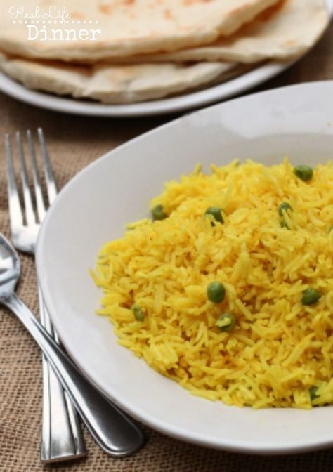 Tumeric Rice, Basmati Rice Recipes, Rice Cooker Recipes, Rice Side, Turmeric Recipes, Yellow Rice, Rice And Peas, Chicken Tikka Masala, Chicken Tikka