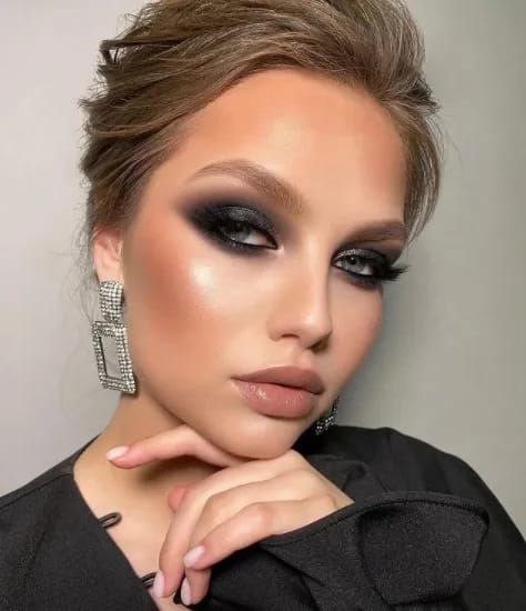 Winter Make-up, Makeup For Girls, Rock Makeup, Smokey Eye Makeup Look, Bold Eye Makeup, Eye Makeup Styles, Chic Makeup, Wearing A Mask, Simple Eye Makeup