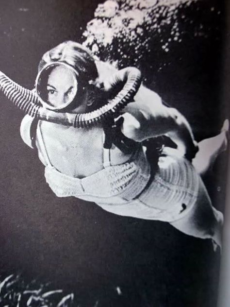 Women Soldiers, Diving Photos, Diving School, Vintage Scuba, Technical Diving, Skin Diving, Design Collage, Deep Sea Diver, Seiko Diver