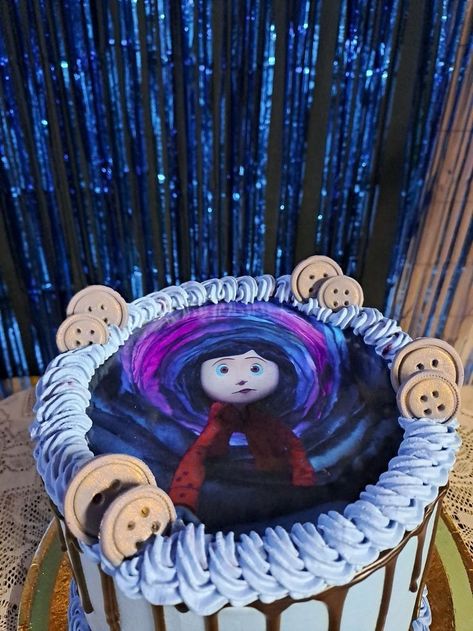 Coraline Cake Ideas, Coraline Birthday Cake, Coraline Birthday Party, Aesthetic Coraline, Coraline Cake, Coraline Party, Coraline Birthday, Welcome Home Cakes, Movie Cake