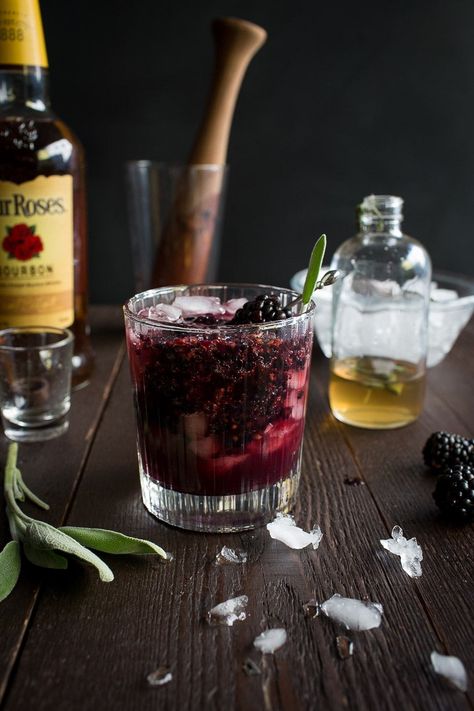 Sage Cocktail, Blackberry Cocktail, Bourbon Smash, Bourbon Recipes, Frozen Cocktail Recipes, Bourbon Drinks, Cocktail Photography, Tequila Drinks, Bourbon Cocktails