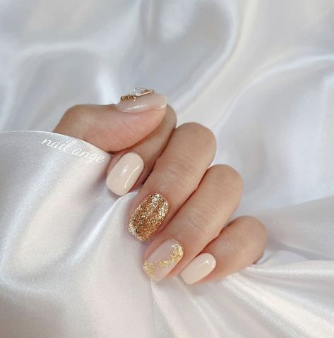 Gold glitter nails on ivory Ivory And Gold Nails, Nails Ivory, Ivory Nails, Gold Gel Nails, Nails Gold, Gold Glitter Nails, Racun Shopee, Bridal Nails, Prom Nails