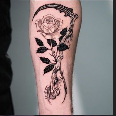 Rose Scythe, Scythe Tattoo, Shin Tattoo, Tattoos Infinity, Hourglass Tattoo, Goth Tattoo, Tattoos Mandala, Wicked Tattoos, Inspiration Tattoo