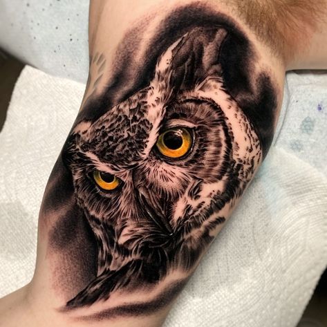 #OwlTattoo #CuteOwlTattoo #OwlInk #OwlTattooDesign #OwlTattooArt #InkedOwls #OwlTattooIdeas #OwlTattooLove #TattooInspiration #AnimalTattoos Colorful Owl Tattoo, Owl Tattoo Drawings, Cute Owl Tattoo, Biblical Tattoos, Mandala Hand Tattoos, Native American Tattoos, Girl Face Tattoo, Remembrance Tattoos, Compass Tattoo Design