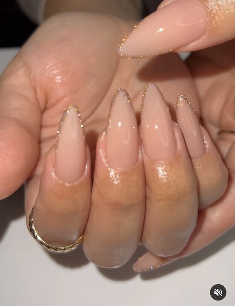 Unghie Sfumate, Classy Acrylic Nails, Shiny Nails, Makijaż Smokey Eye, Almond Acrylic Nails, Neutral Nails, Fire Nails, Classy Nails, Pretty Acrylic Nails