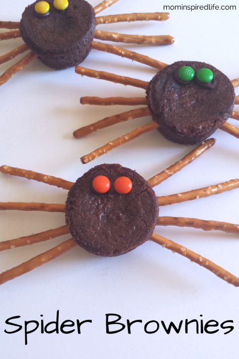 Spider brownies are a fun food treat for kids that's simple and easy to assemble! They are the perfect Halloween snack! Also great fine motor practice if you have your kids help. Spider Brownies, Spider Theme, Halloween Snack, Food Activities, Preschool Snacks, Halloween Preschool, Holiday Snacks, Halloween Snacks, Halloween Desserts