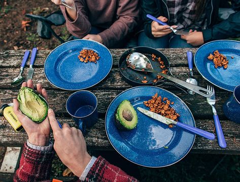 The Stansport Enamel Camping Tableware Set is a great choice for campers who are looking for durable, stylish, and affordable dishes. This set comes with 24 pieces, including plates, bowls, mugs, and flatware, making it perfect for a family of four. The enamel coating makes the dishes easy to clean and dishwasher safe, and the blue color adds a touch of style to your campsite. Enamel Tableware, Camping Cooking Utensils, Camping Plates, Foil Packet Dinners, Camping Dishes, Camping Dinners, Camp Cooking, Serving Utensils, Camping Meals