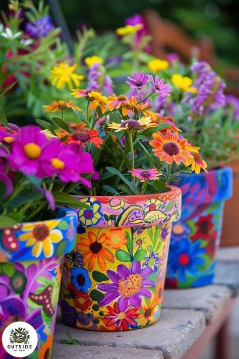 Hippie Garden, Flower Pot Art, Painted Pots Diy, Boho Garden, Painted Flower Pots, Painted Flower, Garden Painting, Garden Yard Ideas, Garden Art Crafts