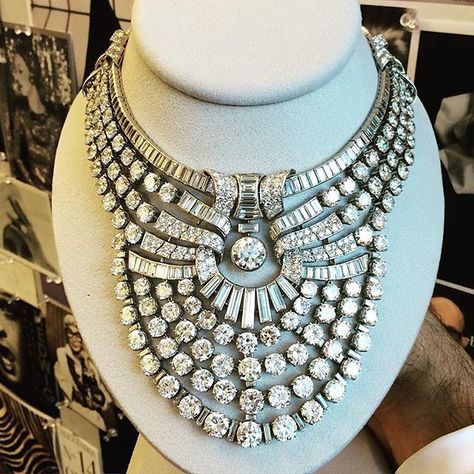 "This spectacular necklace was custom made in 1939 by @vancleefarpels for Queen Nazli of Egypt for the wedding of her daughter, Princess Fawzia.. Princess Fawzia, Royal Crown Jewels, Van Cleef & Arpels, Diamond Tiara, Historical Jewellery, Queen Mother, Jewelry Showcases, Royal Jewels, Best Jewelry Stores