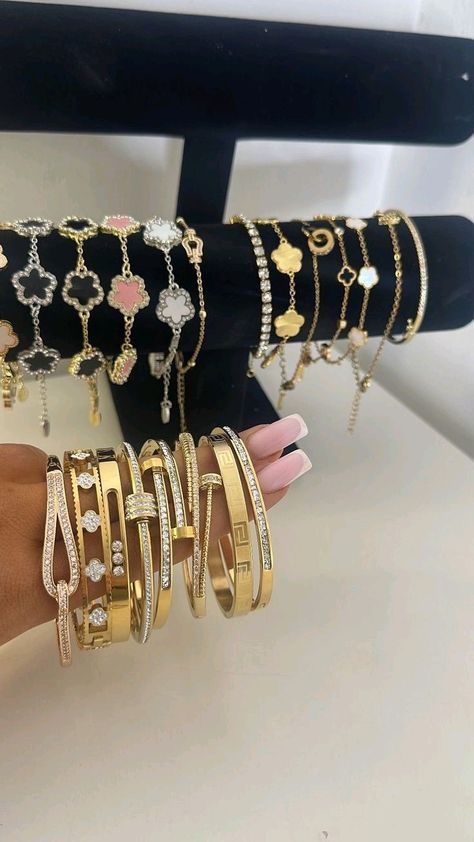 Surreal Jewelry, Spring Jewelry Trends, Xoxo Jewelry, Girly Bracelets, Fashion Clothes For Men, Golden Bracelet, Dope Jewelry Accessories, Preppy Jewelry, Pretty Jewelry Necklaces