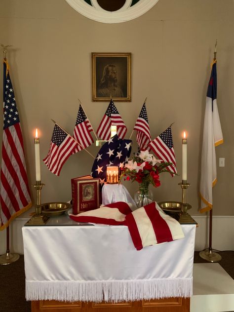 4th Of July Church Decorations, Memorial Day Decorations For Church, Memorial Day Church Decorations, Memorial Day Church Altar Decorations, Memorial Day Backdrop, Memorial Day Nursing Home Ideas, Mother’s Day Altar Decorations, Veterans Day Table Centerpieces With Flags, Vintage Memorial Day Decor