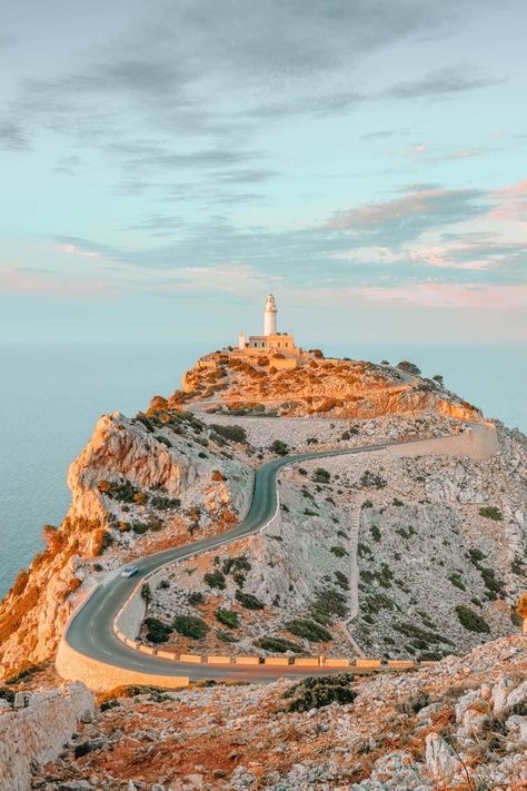 Mallorca Spain Aesthetic, Travelling Ideas, Mallorca Island, Spain Aesthetic, Studying Abroad, Overseas Travel, Mallorca Spain, Going Places, Balearic Islands