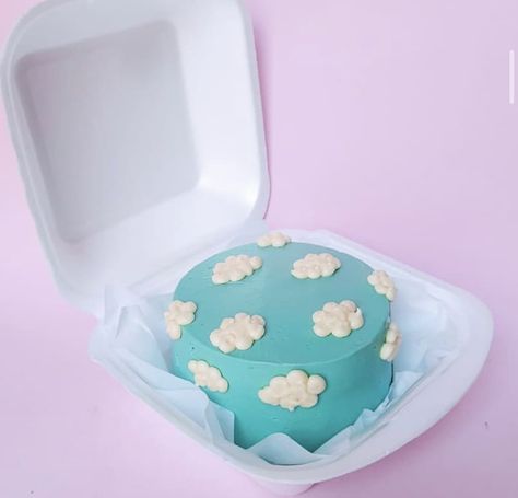 Mini Lunchbox Cakes, Bento Box Cake, Foods Aesthetic, Decor Tort, Tiny Restaurant, Bento Cakes, Korean Cake, Cloud Design, Mini Cakes Birthday