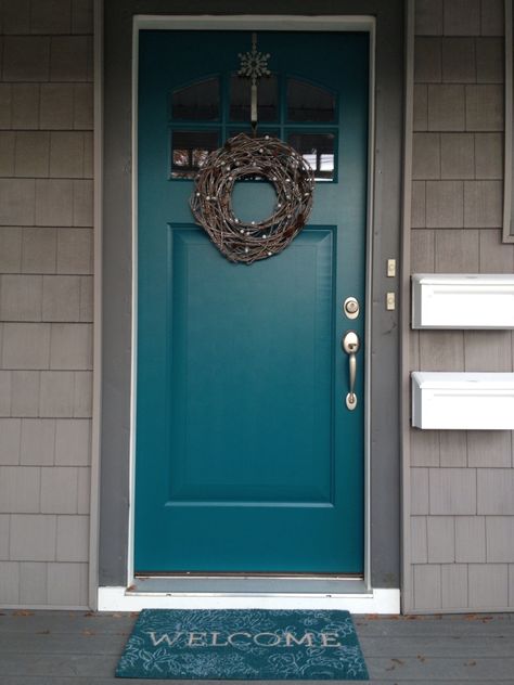 teal front door. use gray shutters on the brick house too! lovely Teal Front Doors, Teal Door, Porte In Ferro, Front Door Paint Colors, Door Colors, Door Paint Colors, Painted Front Doors, Grey Houses, Exterior Paint Colors For House