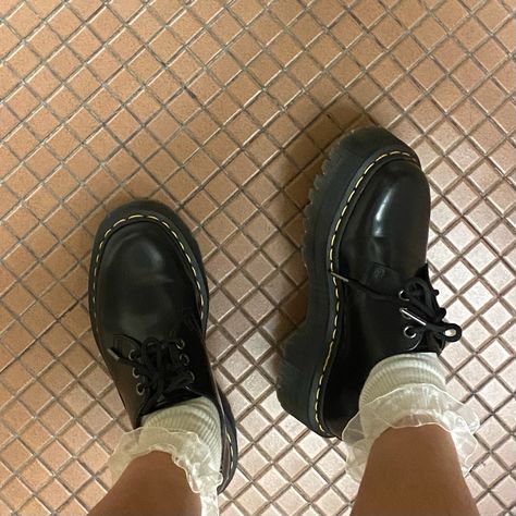 Doc Martins With Socks, Oxfords And Socks, Cute Socks For Doc Martens, Frilly Socks With Docs, Cute Socks With Doc Martens, Frilly Socks Doc Martens, Doc Martens School Shoes, Docs And Socks, Doc Marten Aesthetics